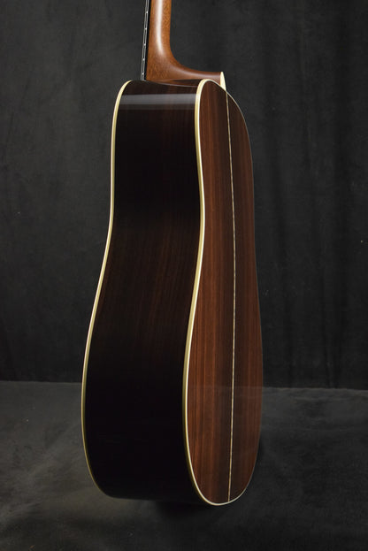 Martin D-28 Natural Gloss