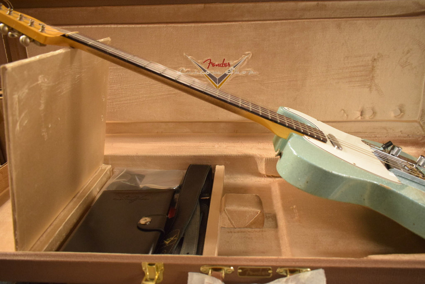 Fender Custom Shop Limited Ed '61 Telecaster - Relic Aged Daphne Blue Sparkle