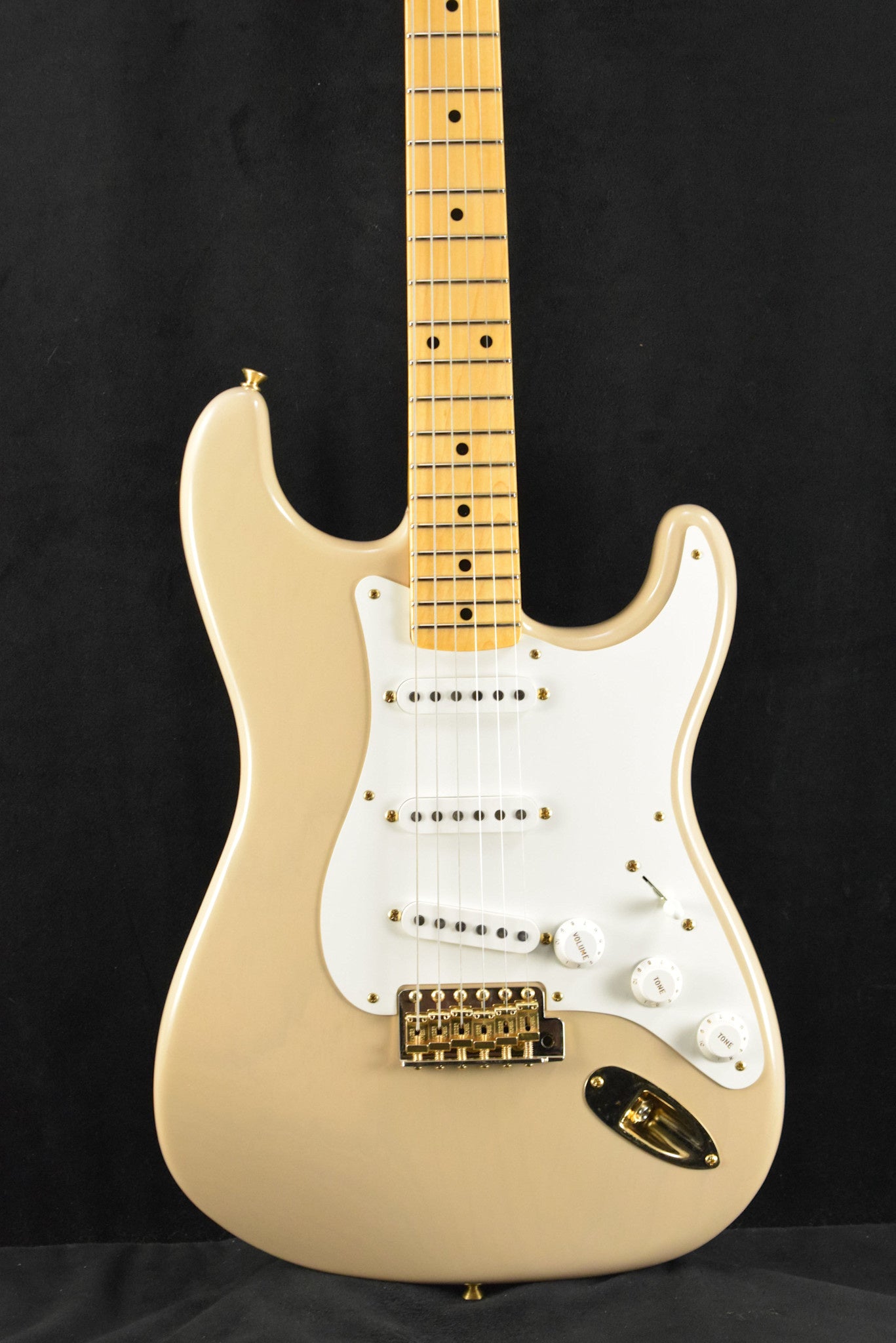 Fender 1955 Stratocaster DLX Closet Classic with Gold Hardware - Faded Aged Dirty White Blonde