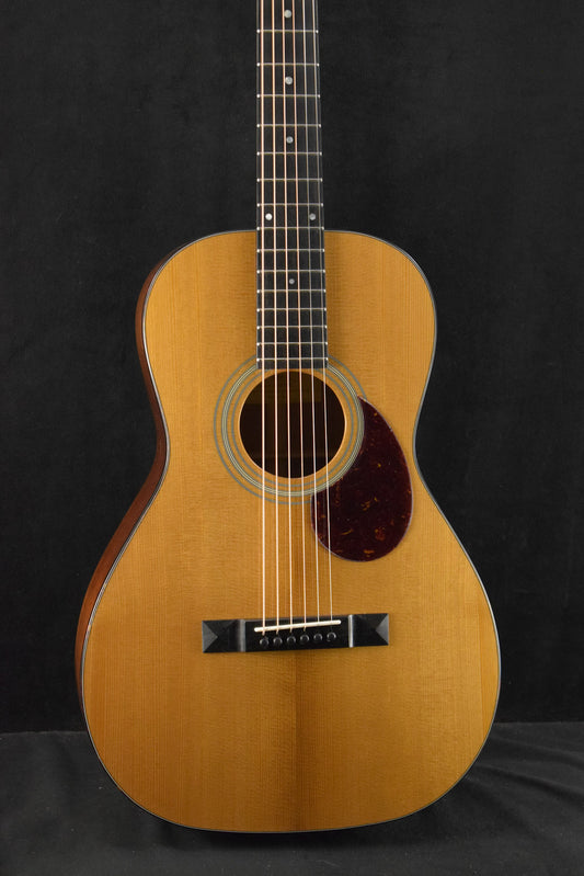 Eastman E10P-TC Parlor Thermo Cured Adirondack Spruce Top Natural Truetone Gloss