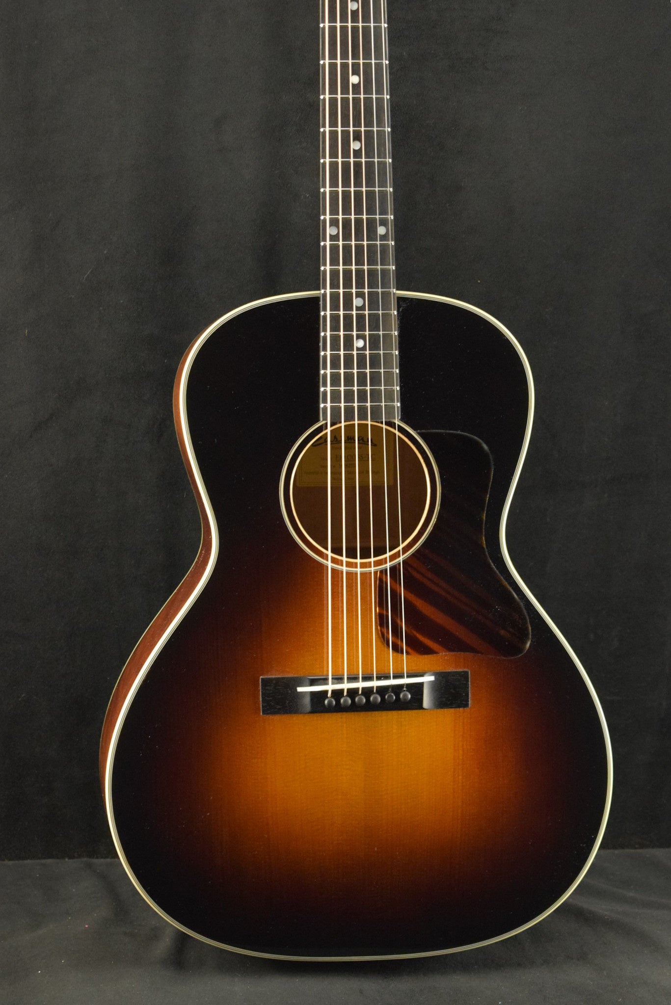 Eastman E10OOSS-TC Concert Sloped-Shoulder Thermo-Cure Sunburst Truetone Gloss