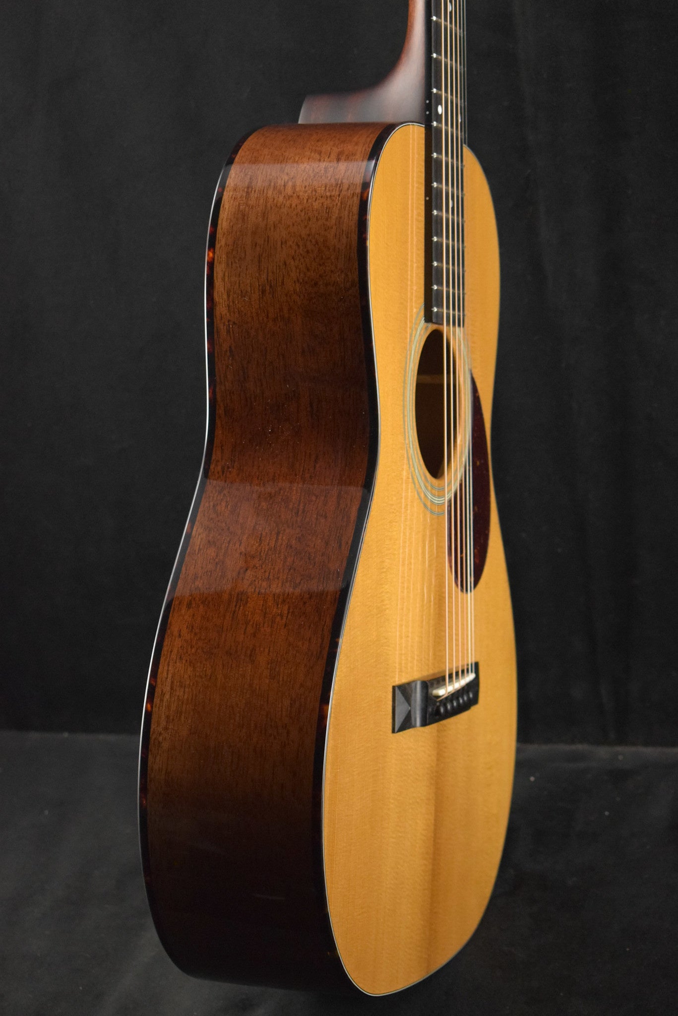 Eastman E10P-TC Parlor Thermo Cured Adirondack Spruce Top Natural Truetone Gloss