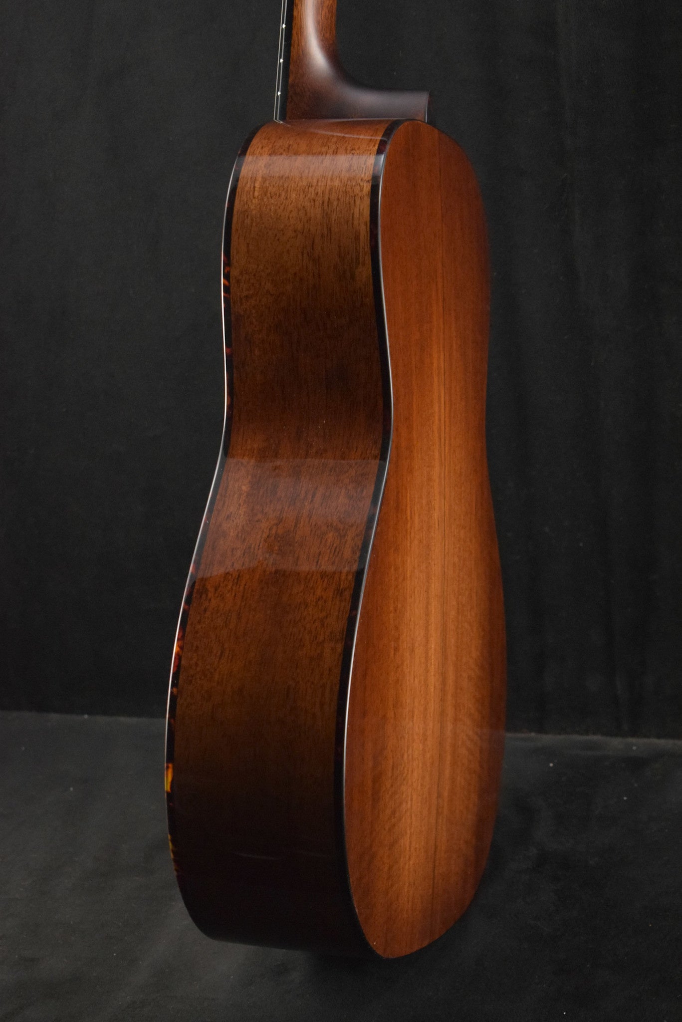 Eastman E10P-TC Parlor Thermo Cured Adirondack Spruce Top Natural Truetone Gloss