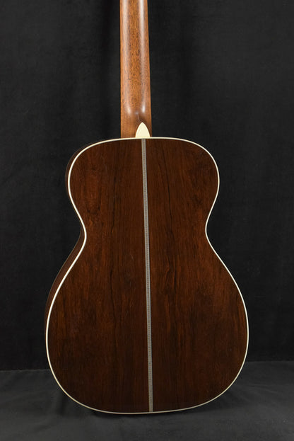 Martin Custom Shop 0 Concert Madagascar Rosewood Adirondack Spruce Natural Gloss