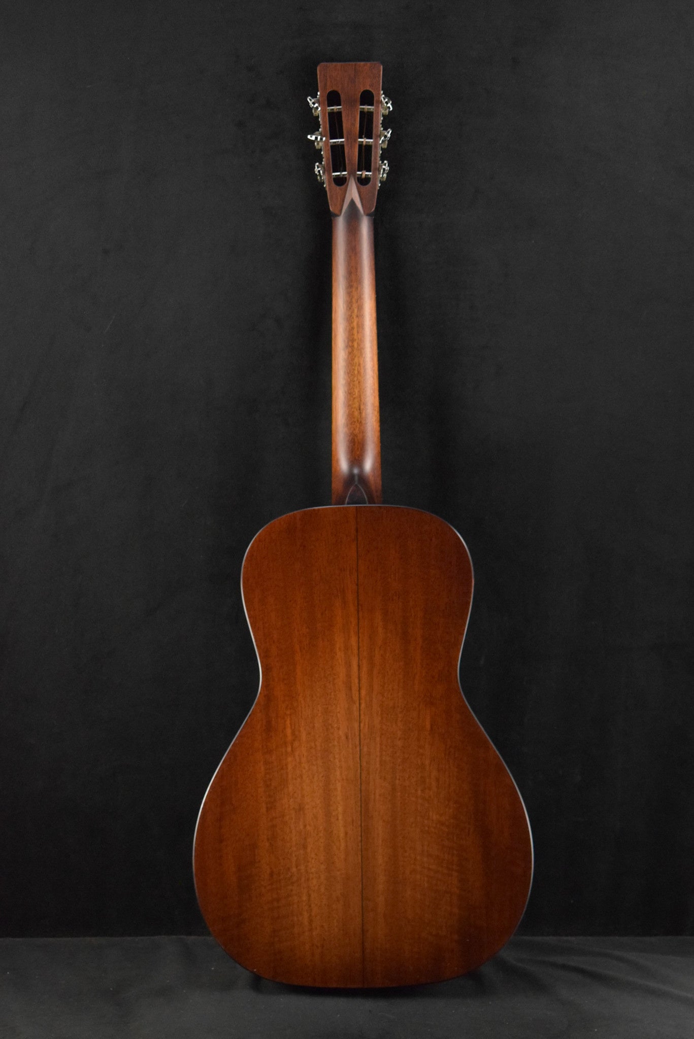 Eastman E10P-TC Parlor Thermo Cured Adirondack Spruce Top Natural Truetone Gloss