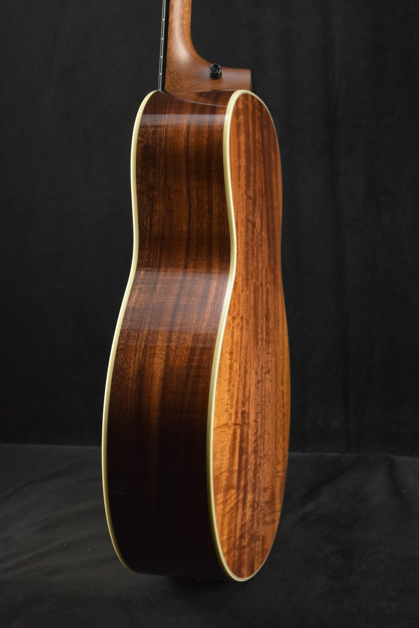 Taylor Gold Label 814e Koa SB Sunburst Top