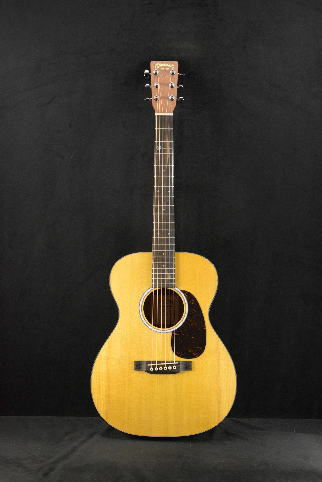 Martin 000JR-10E Shawn Mendes