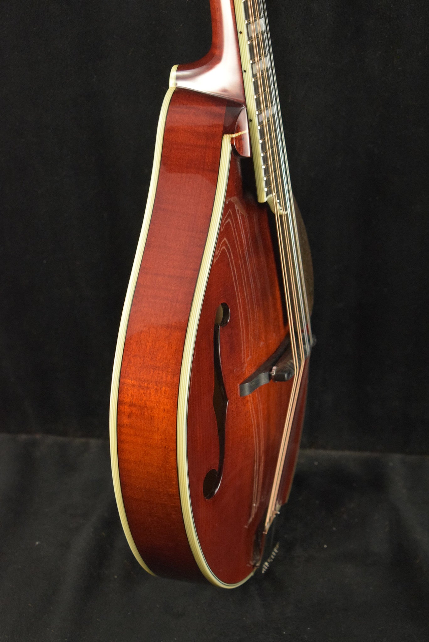 Eastman MD605 A-Style F-Hole Electric Mandolin Classic Gloss