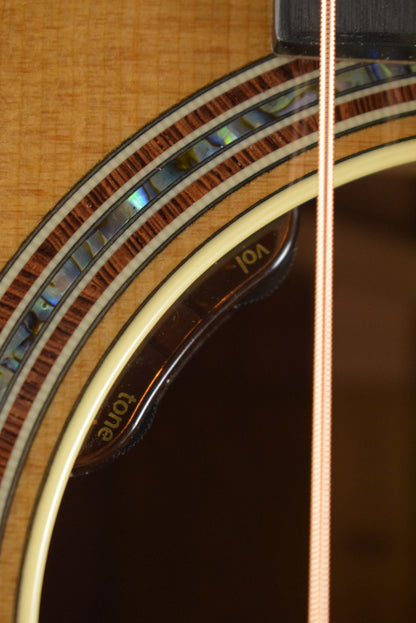 Taylor Gold Label 814e Koa SB Sunburst Top