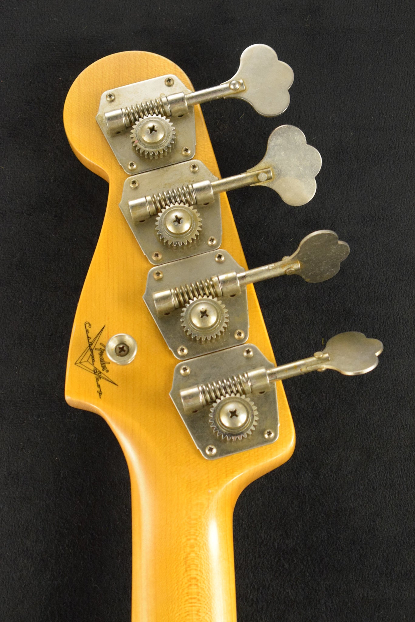 Fender 1966 Precision Bass Journeyman Relic 3-Color Sunburst 3A Rosewood Fingerboard