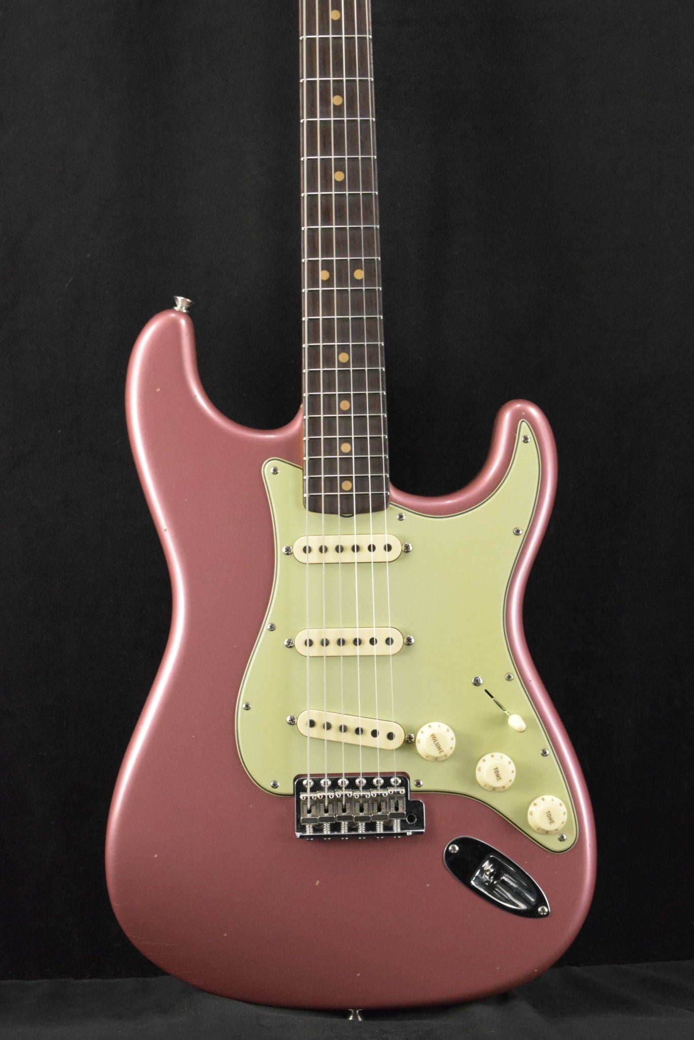 Fender Limited Edition '64 Stratocaster Journeyman Relic - Aged Burgundy Mist Metallic