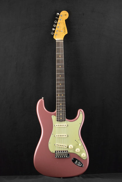 Fender Limited Edition '64 Stratocaster Journeyman Relic - Aged Burgundy Mist Metallic