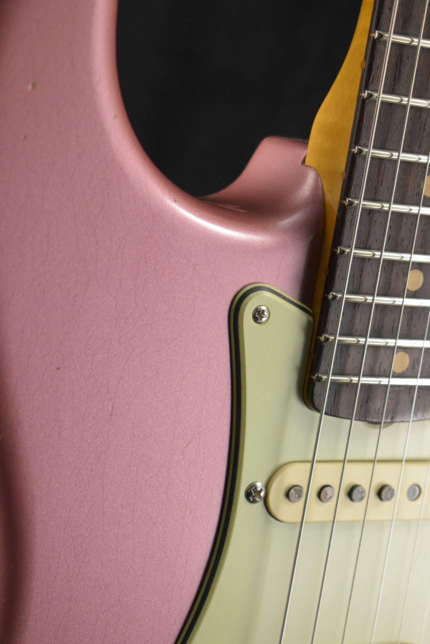 Fender Limited Edition '64 Stratocaster Journeyman Relic - Aged Burgundy Mist Metallic