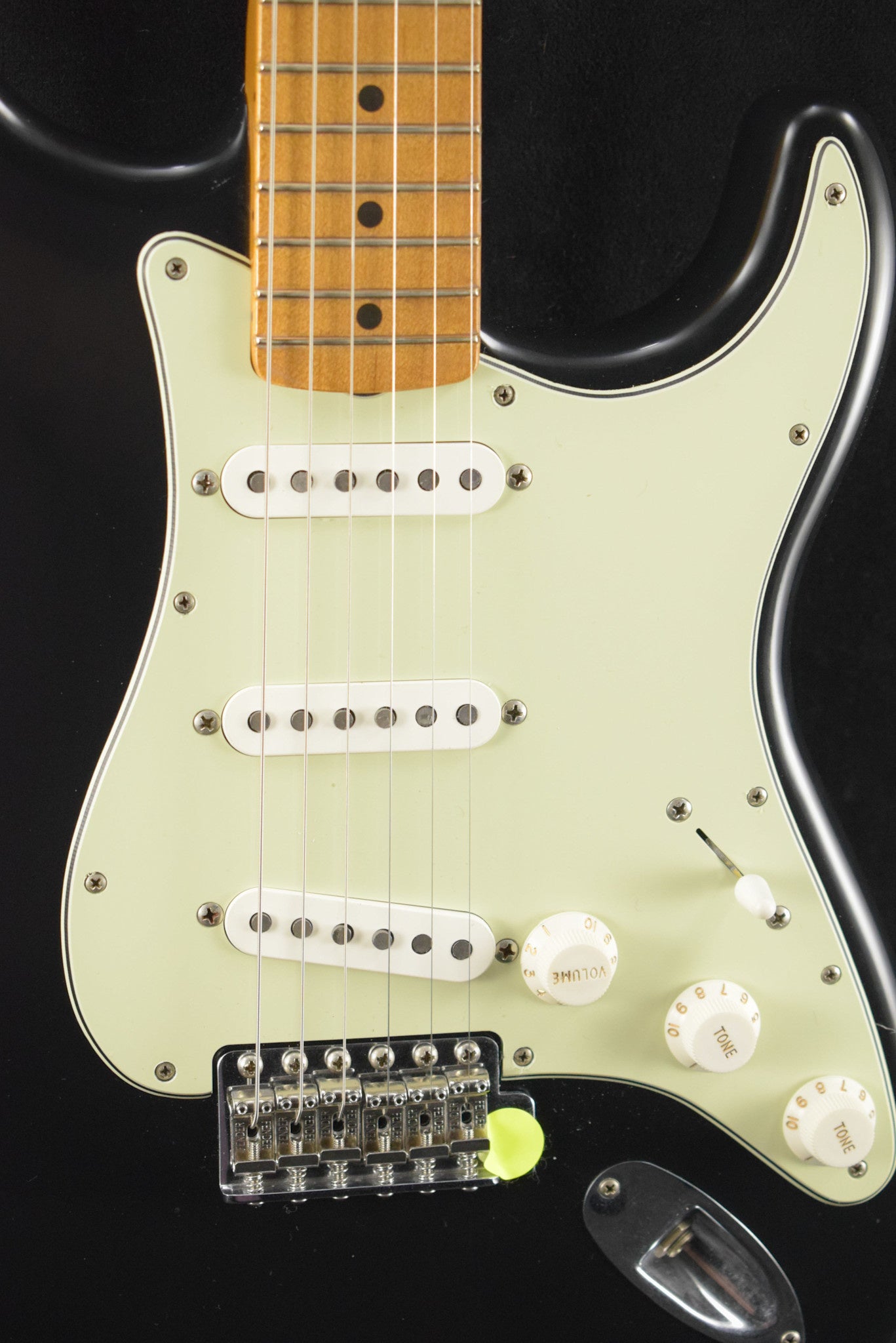 Fender Limited Edition Vintera II Road Worn '60s Stratocaster Black Maple Fingerboard