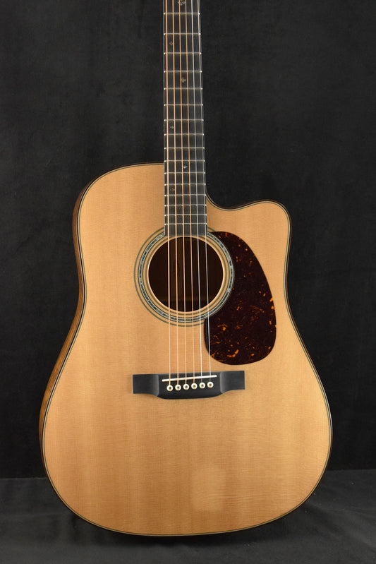Martin Custom Shop Dreadnought Acoustic-Electric Cutaway Flamed Koa/Sitka Spruce Natural Gloss
