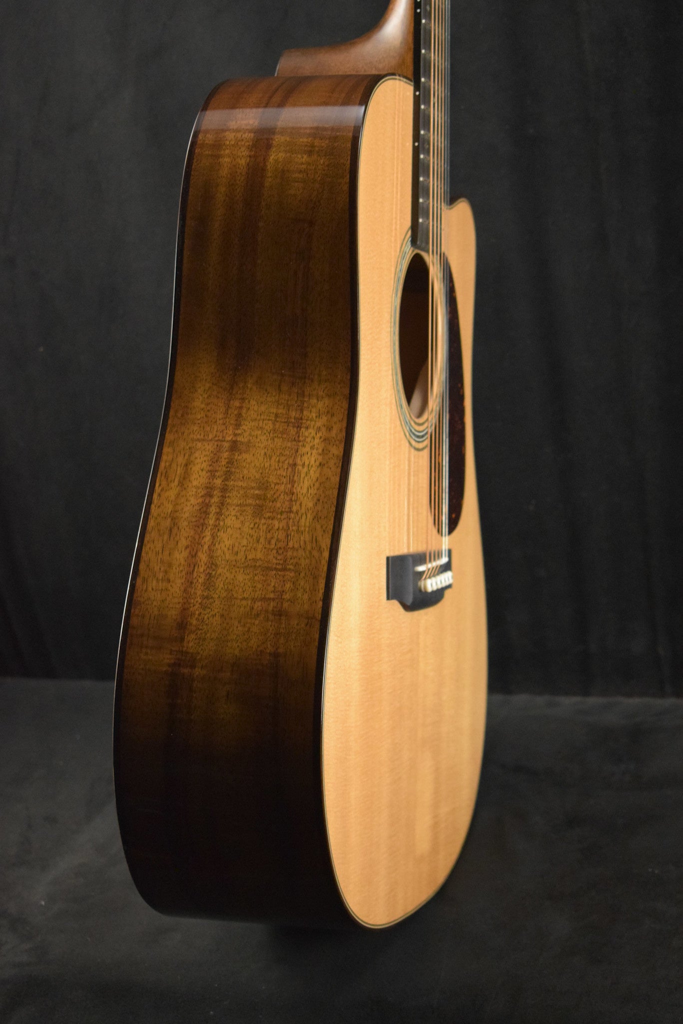 Martin Custom Shop Dreadnought Acoustic-Electric Cutaway Flamed Koa/Sitka Spruce Natural Gloss