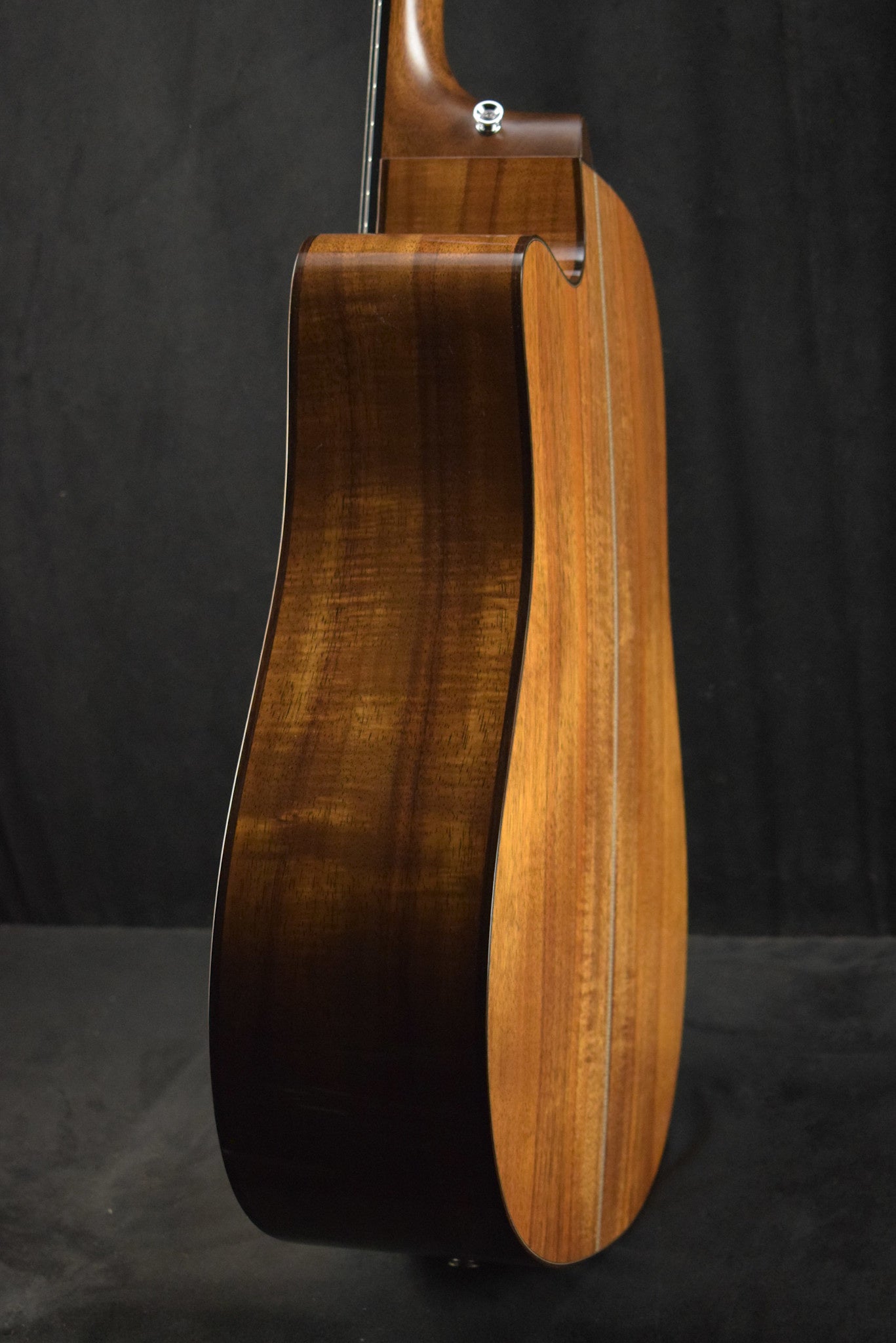 Martin Custom Shop Dreadnought Acoustic-Electric Cutaway Flamed Koa/Sitka Spruce Natural Gloss