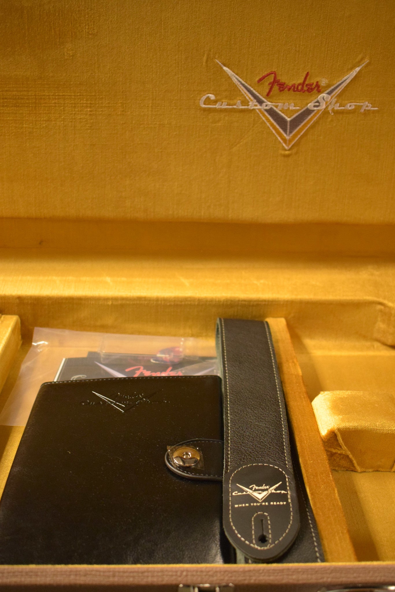 Fender Limited Edition CuNiFe Tele Custom Journeyman Relic - Aged Champagne Sparkle