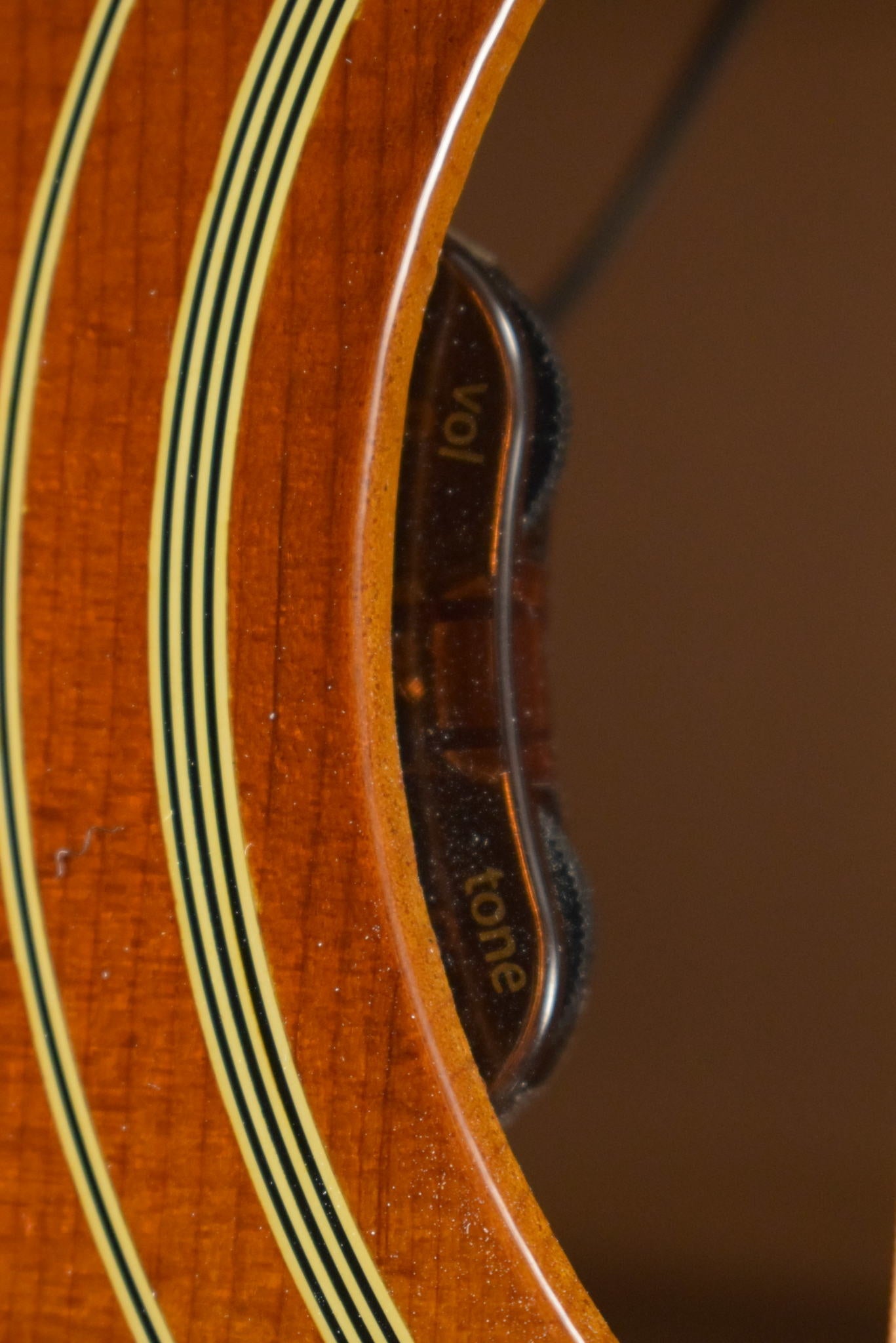 Gibson Rosanne Cash J-185 Heritage Cherry Sunburst