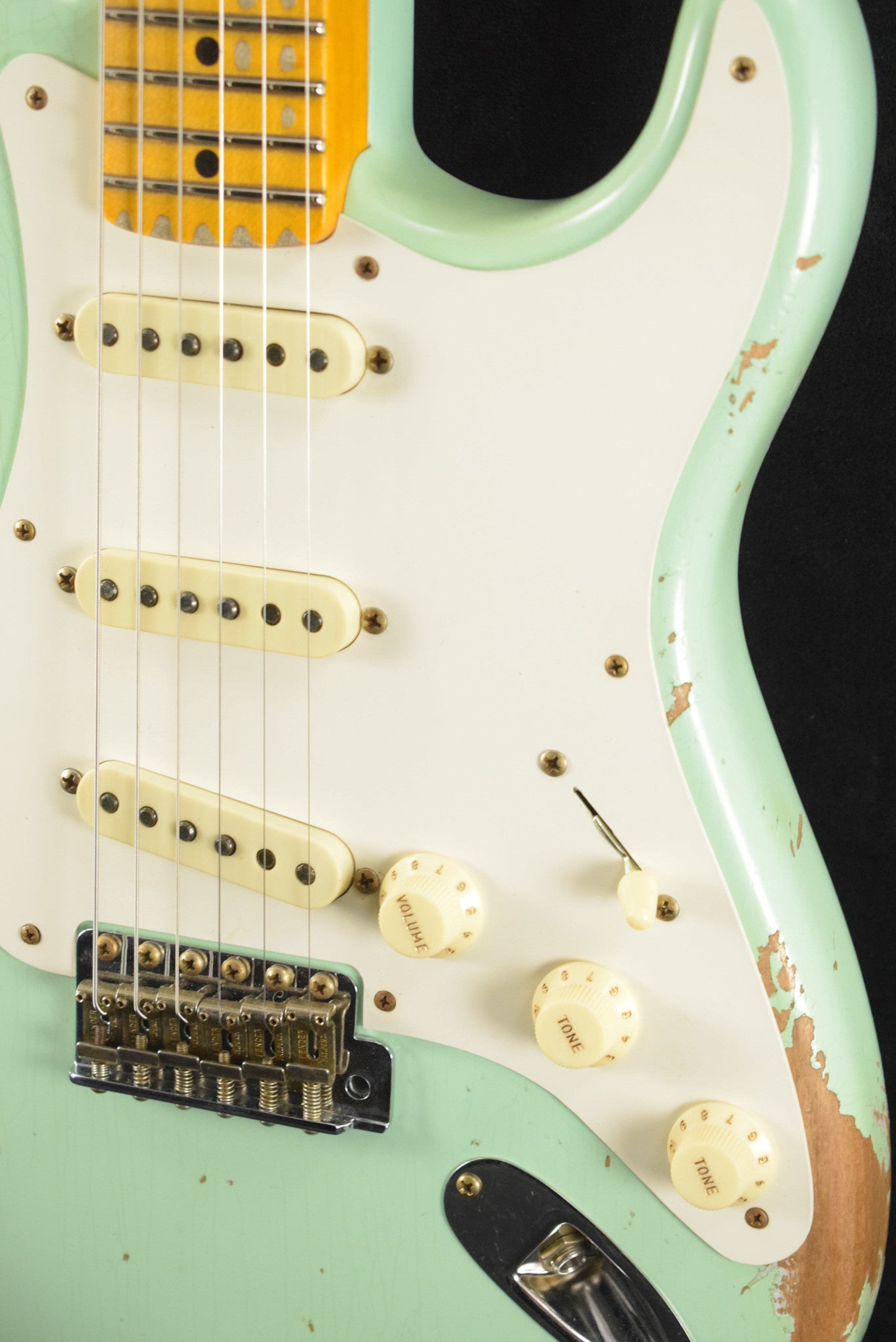 Fender 1957 Stratocaster Heavy Relic Aged Surf Green 1-Piece Rift Sawn Maple Neck Fingerboard