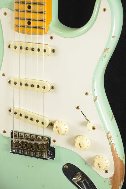 Fender 1957 Stratocaster Heavy Relic Aged Surf Green 1-Piece Rift Sawn Maple Neck Fingerboard