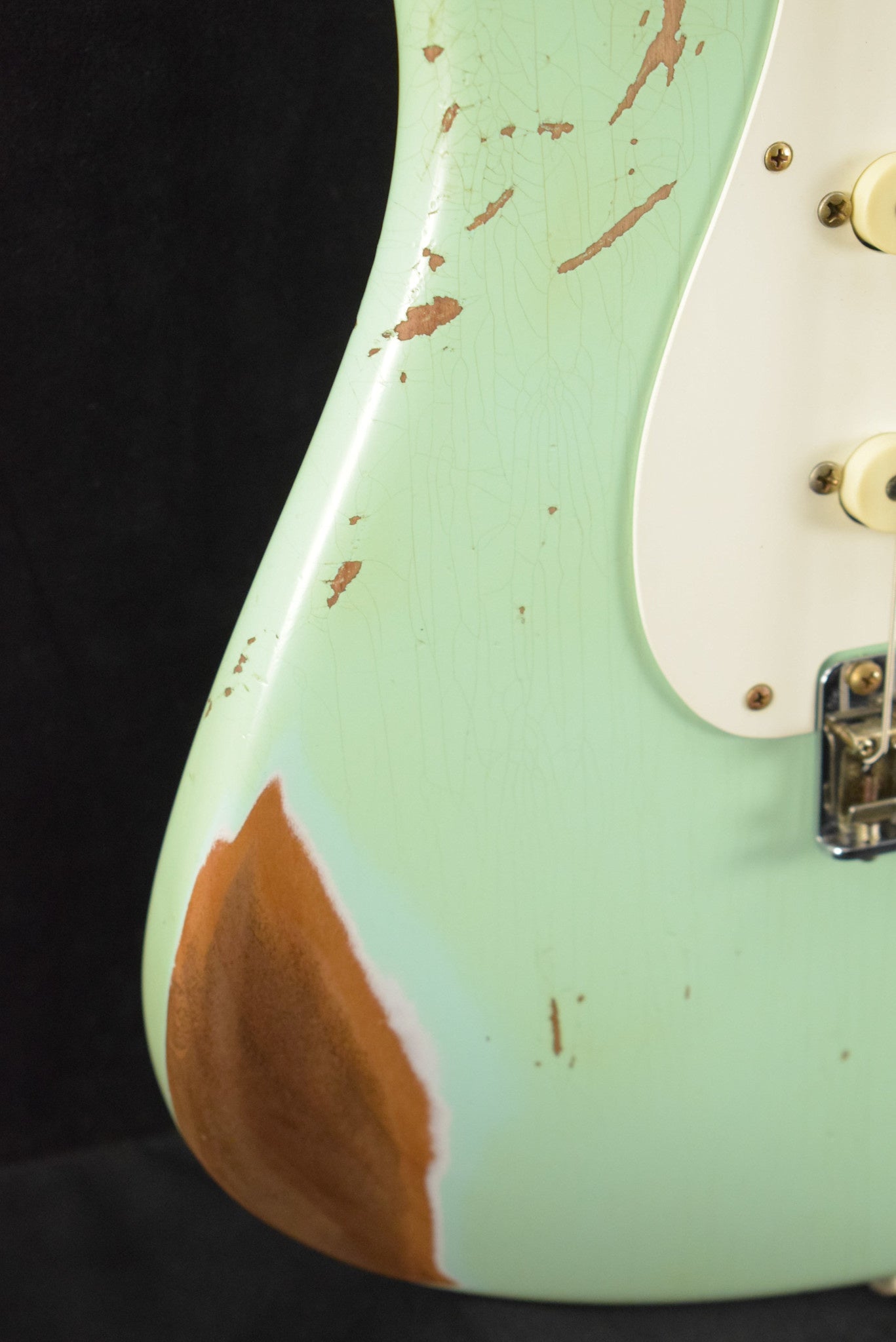 Fender 1957 Stratocaster Heavy Relic Aged Surf Green 1-Piece Rift Sawn Maple Neck Fingerboard