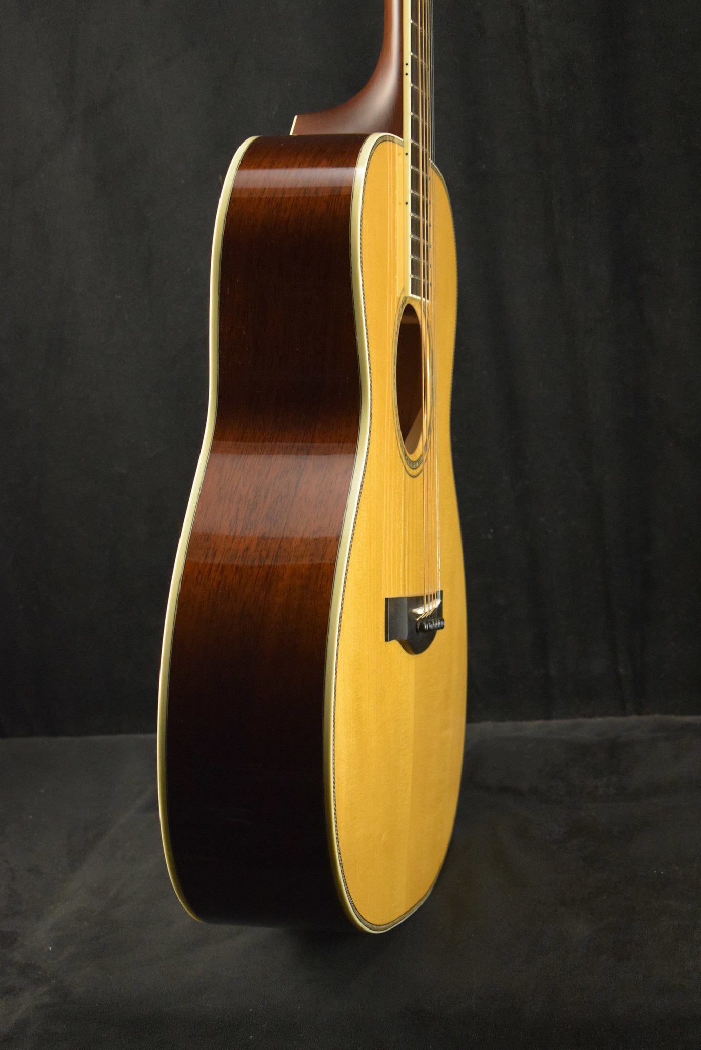 Santa Cruz Custom OM Orchestra Model Adirondack Spruce Top Natural
