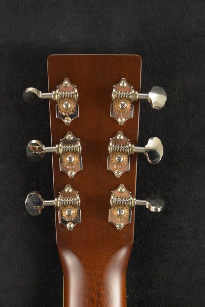 Santa Cruz Custom OM Orchestra Model Adirondack Spruce Top Natural