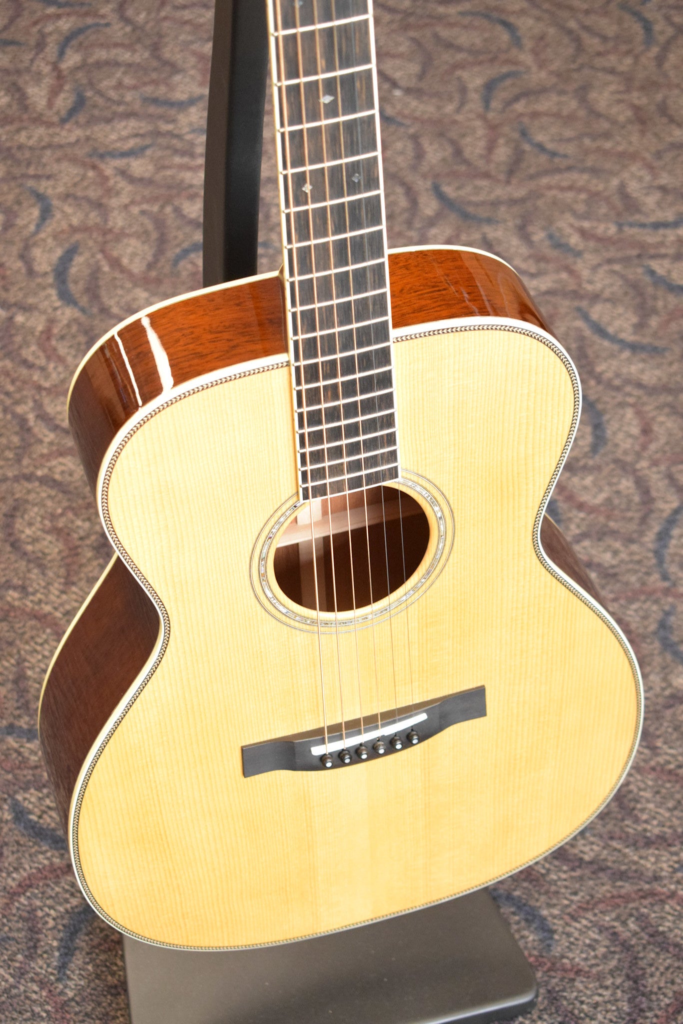 Santa Cruz Custom OM Orchestra Model Adirondack Spruce Top Natural