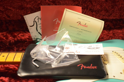 Fender American Vintage II 1957 Stratocaster Left-Hand Sea Foam Green