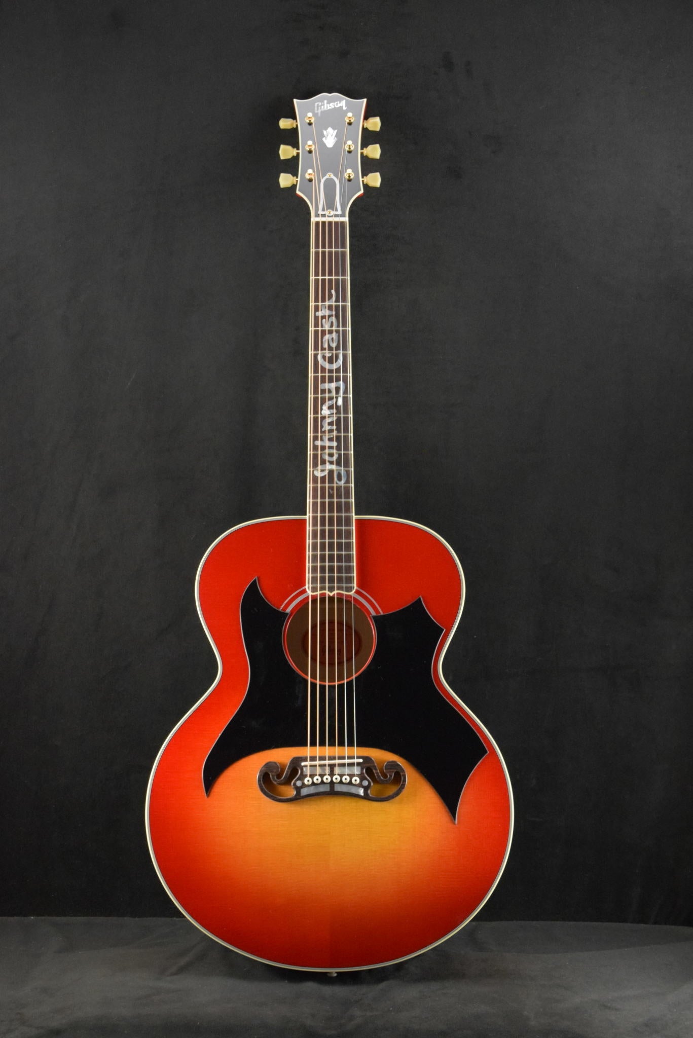 Gibson Johnny Cash SJ-200 Vintage Cherry Sunburst