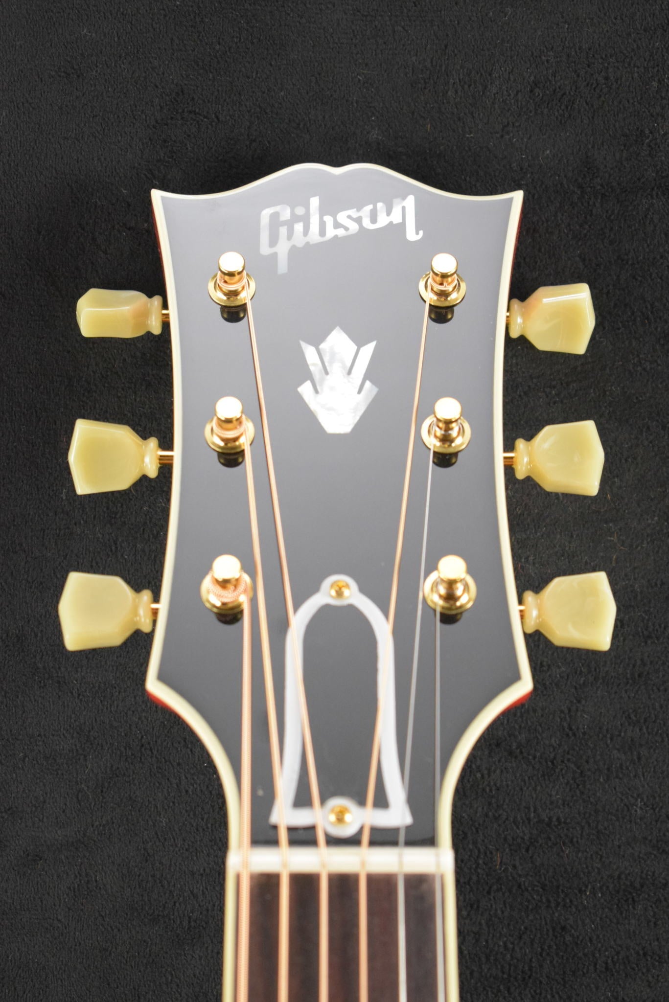 Gibson Johnny Cash SJ-200 Vintage Cherry Sunburst