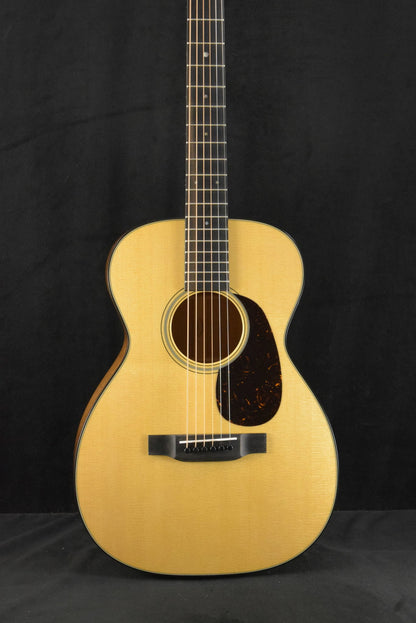 Martin 0-18 Natural