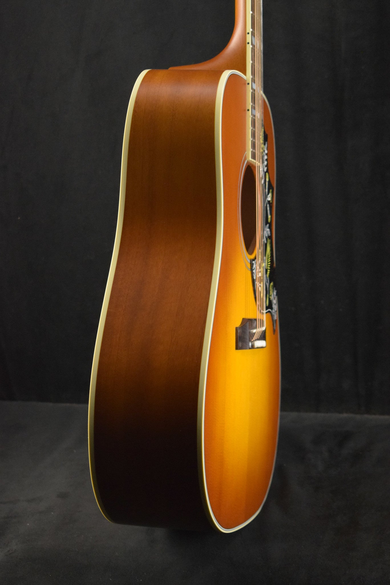 Gibson Hummingbird Faded Heritage Cherry Sunburst Satin