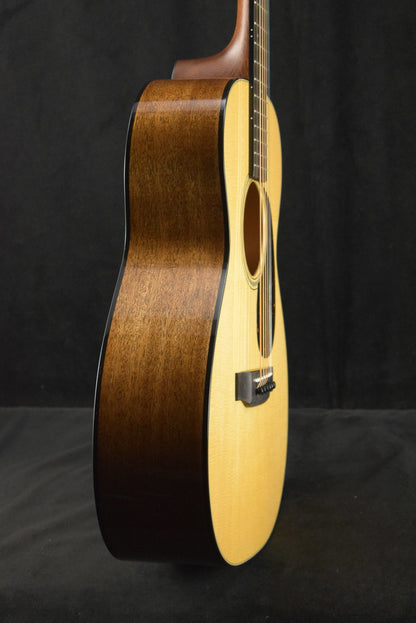 Martin 0-18 Natural
