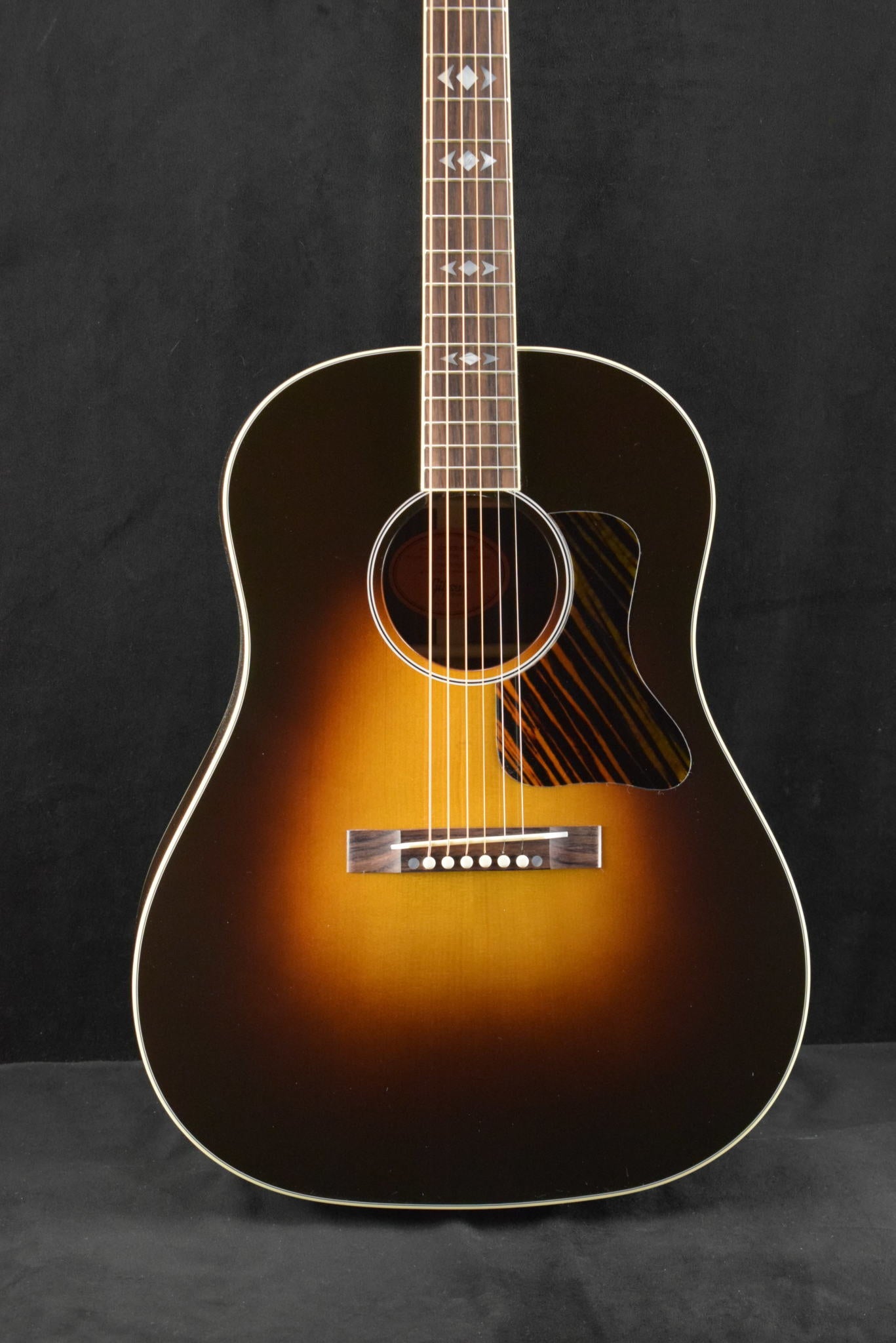Gibson Custom Shop Advanced Jumbo Adirondack Red Spruce Top Vintage Sunburst Fuller's Exclusive