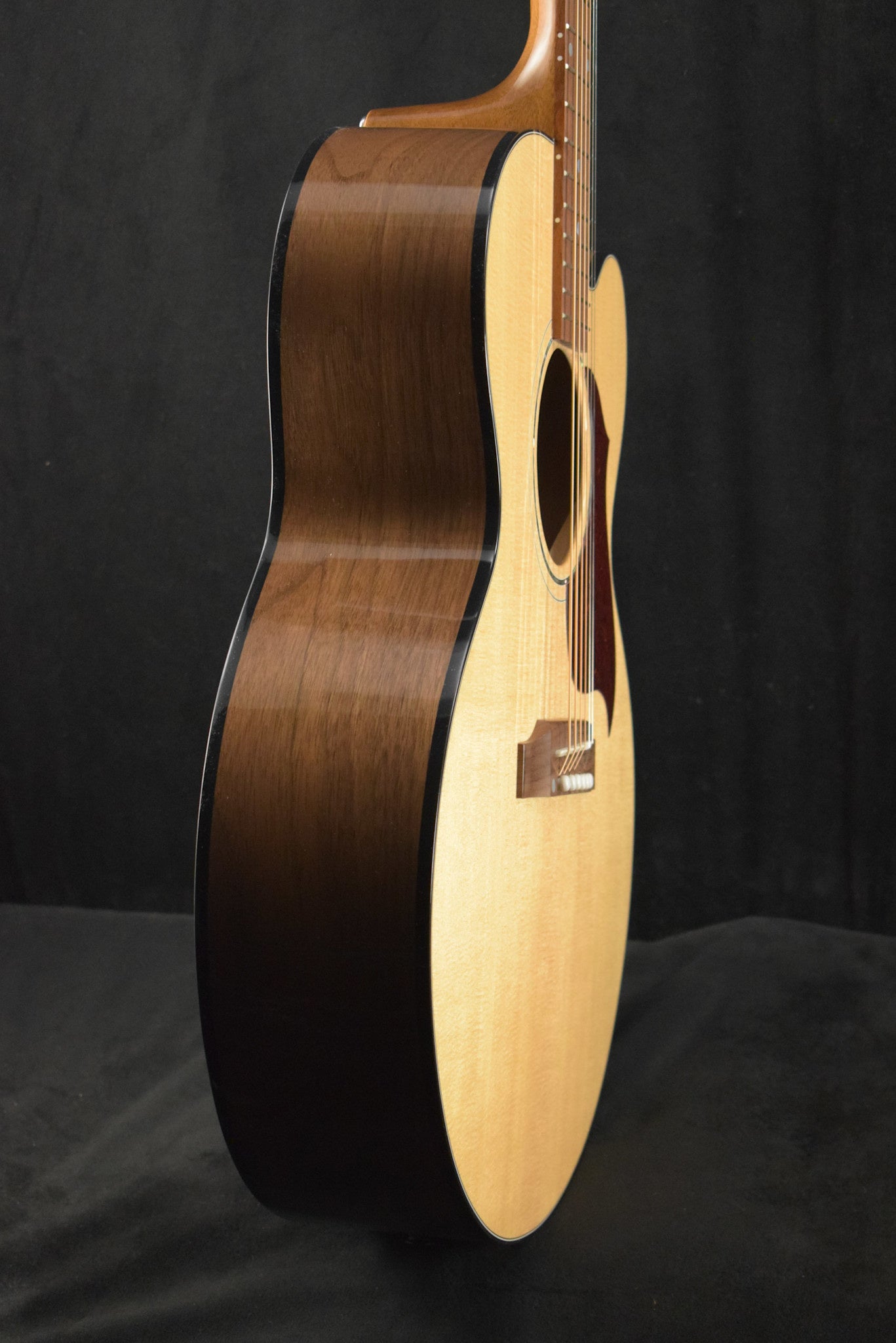 Gibson J-185 EC Modern Acoustic-Electric Cutaway Walnut Antique Natural