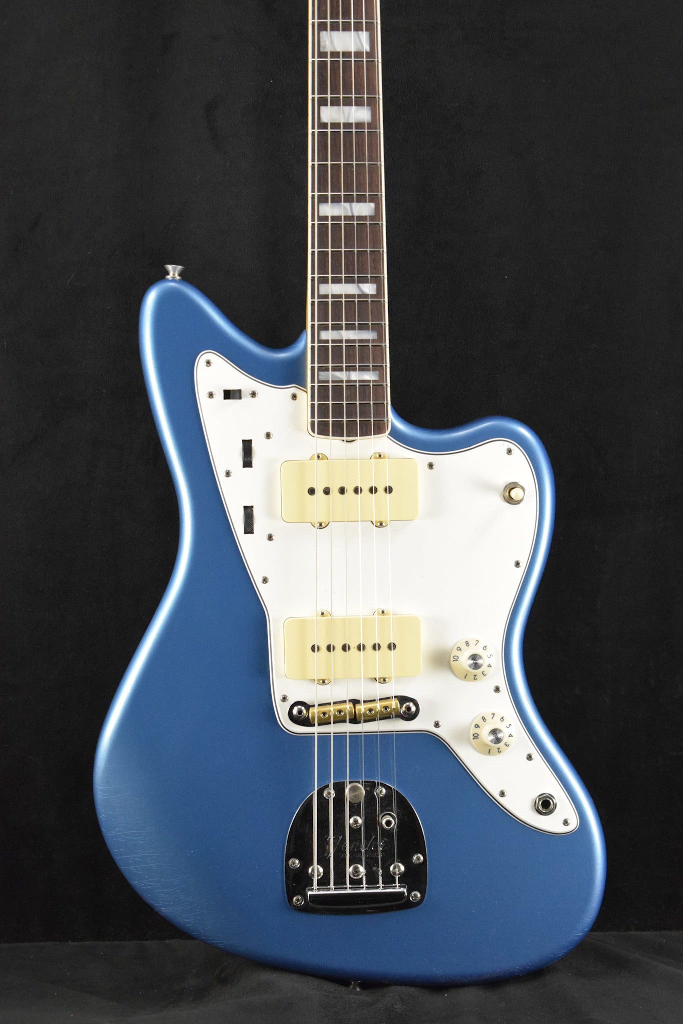 Fender 1967 Jazzmaster DLX Closet Classic Aged Lake Placid Blue 3A