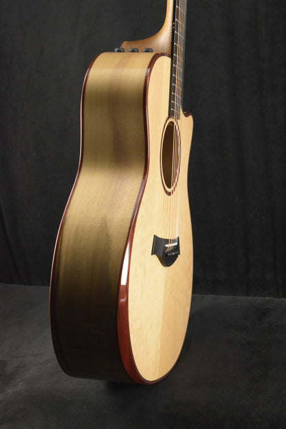 Taylor NAMM Custom #6 C14ce B5006 Grand Auditorium Bearclaw Sitka Spruce/Blackheart Sassafras