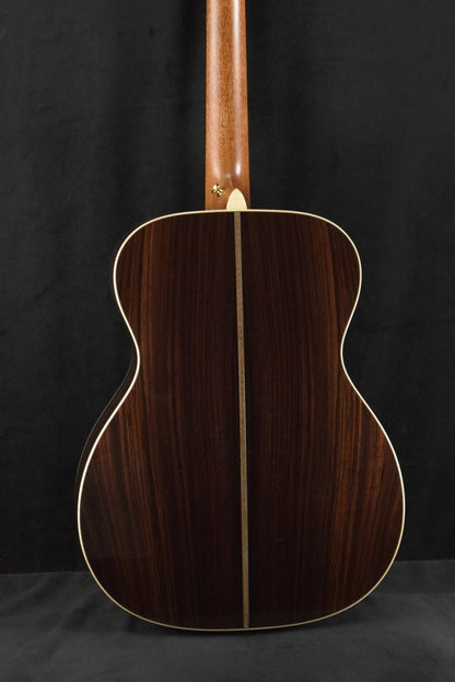 Martin 000-28E Modern Deluxe Fishman Aura VT Blend