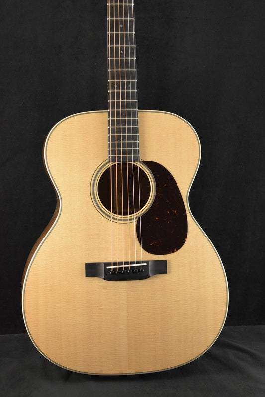 Martin Custom Shop 10CM000BLKWALNUT Auditorium 14-Fret Black Walnut