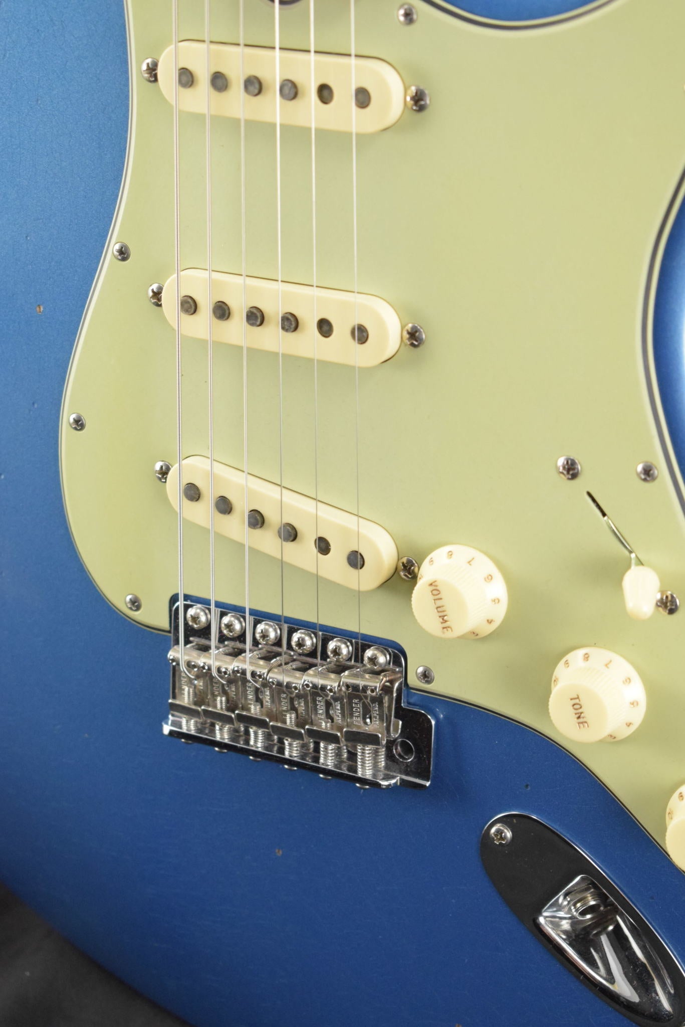 Fender Ltd Edition '63 Strat - Journeyman Relic w/Closet Classic HW Aged Lake Placid Blue