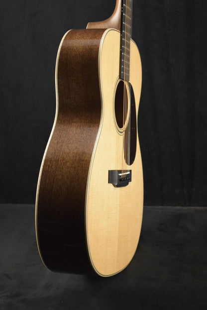 Martin Custom Shop 10CM000BLKWALNUT Auditorium 14-Fret Black Walnut