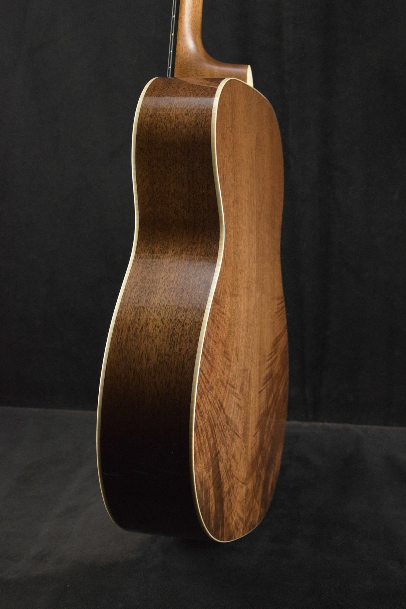 Martin Custom Shop 10CM000BLKWALNUT Auditorium 14-Fret Black Walnut