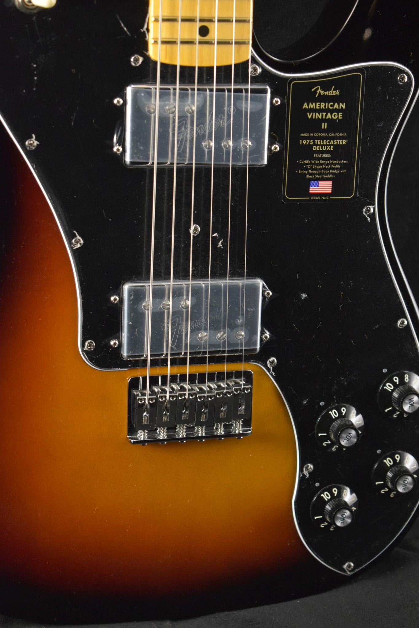 Fender American Vintage II 1975 Telecaster Deluxe 3-Color Sunburst Maple Fingerboard