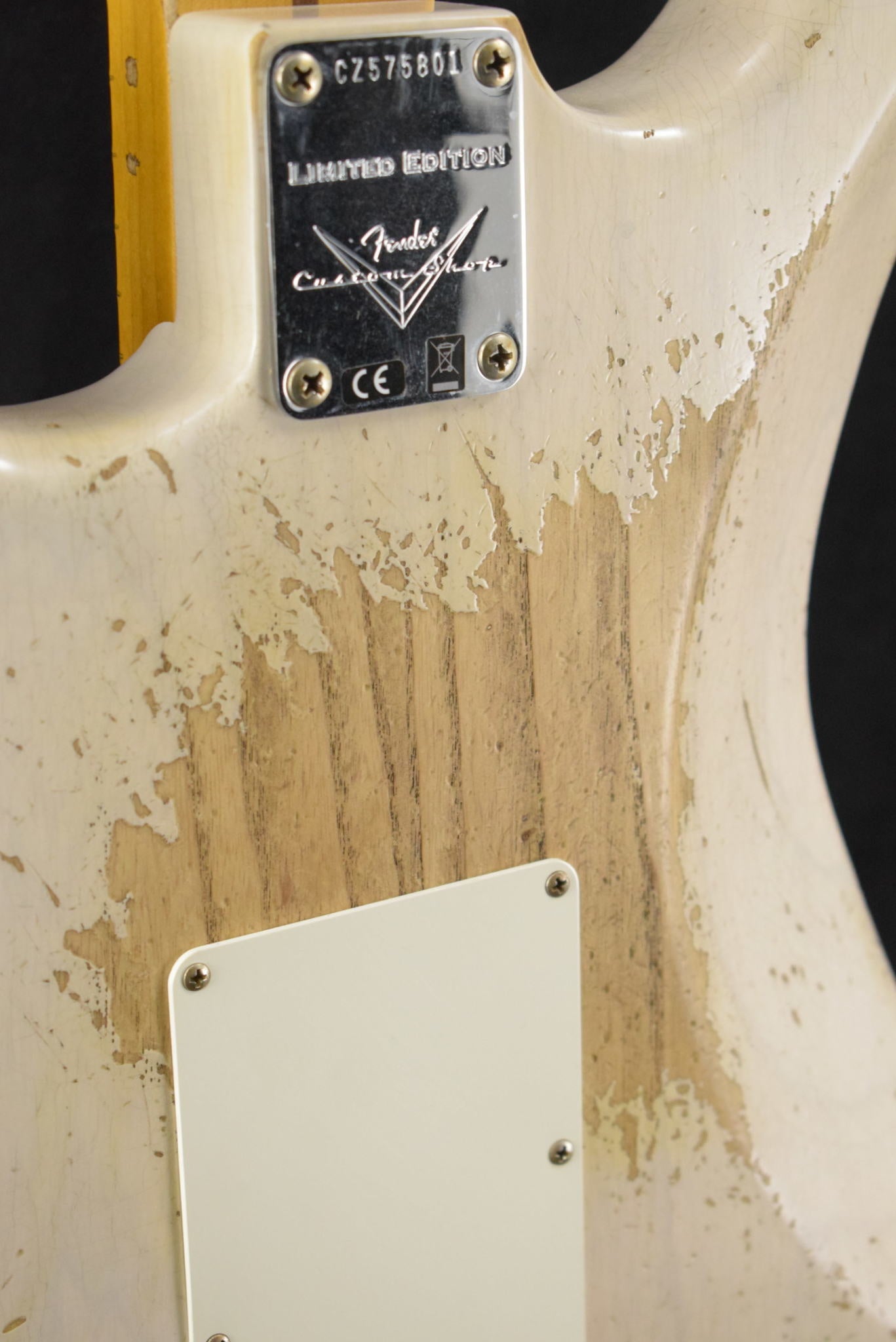 Fender Custom Shop Limited Edition Red Hot Stratocaster Super Heavy Relic - Aged White Blonde