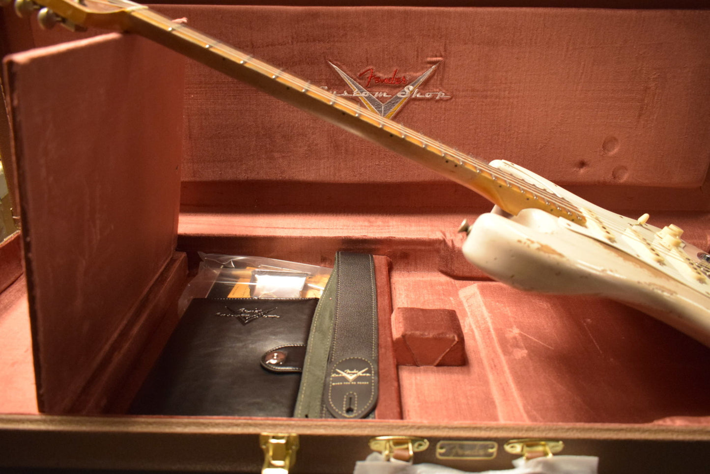 Fender Custom Shop Limited Edition Red Hot Stratocaster Super Heavy Relic - Aged White Blonde