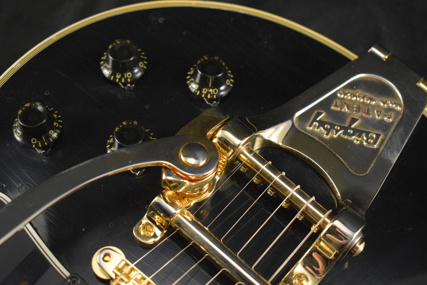 Gibson Murphy Lab 1957 Les Paul Custom 3-pickup Bigsby Light Aged Ebony