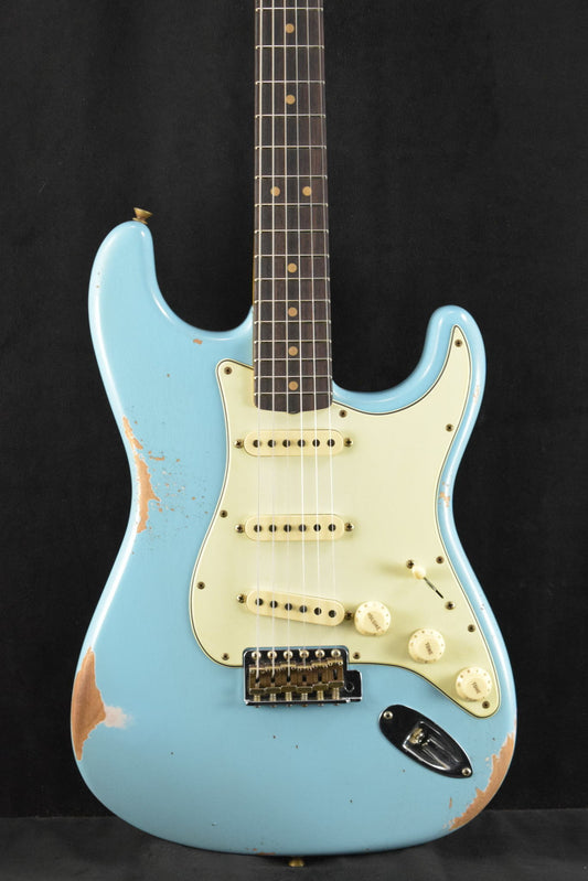 Fender Limited Edition 1964 L-Series Stratocaster Heavy Relic Aged Daphne Blue 3A Rosewood Fingerboard