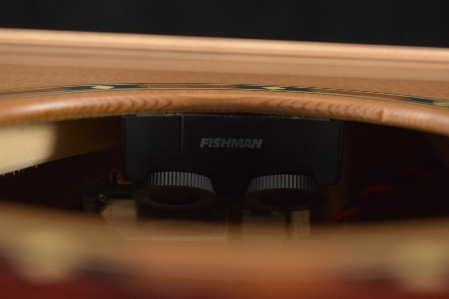 Eastman AC122-2CE Cedar Top Acoustic Electric Grand Auditorium Natural Truetone Satin